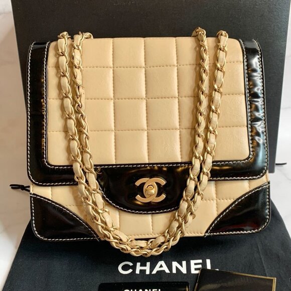 Authentic CHANEL CC Lambskin Patent Chocolate Bar Flap Bag Chain Beige Black - Picture 1 of 15